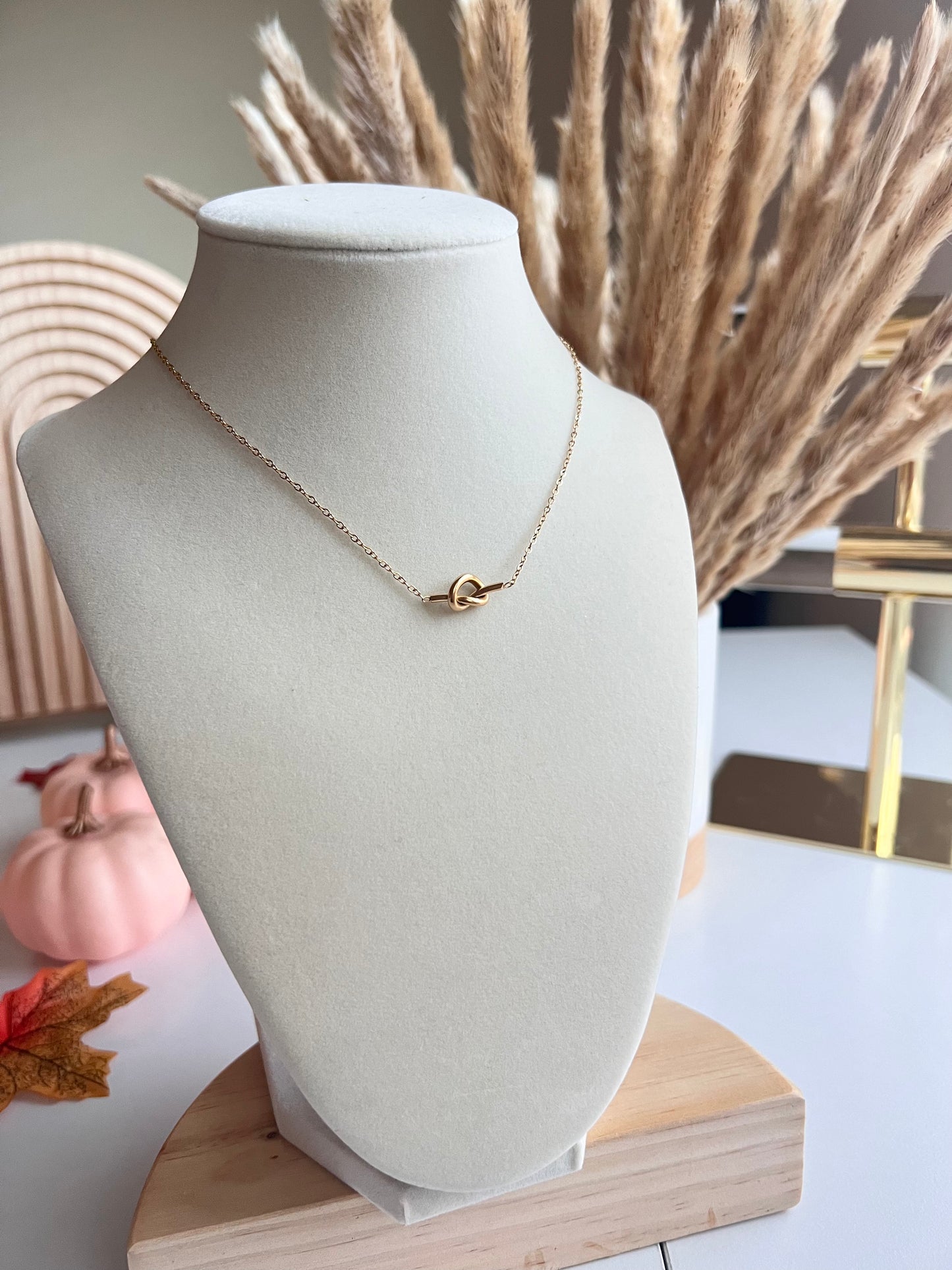 Knot pendant