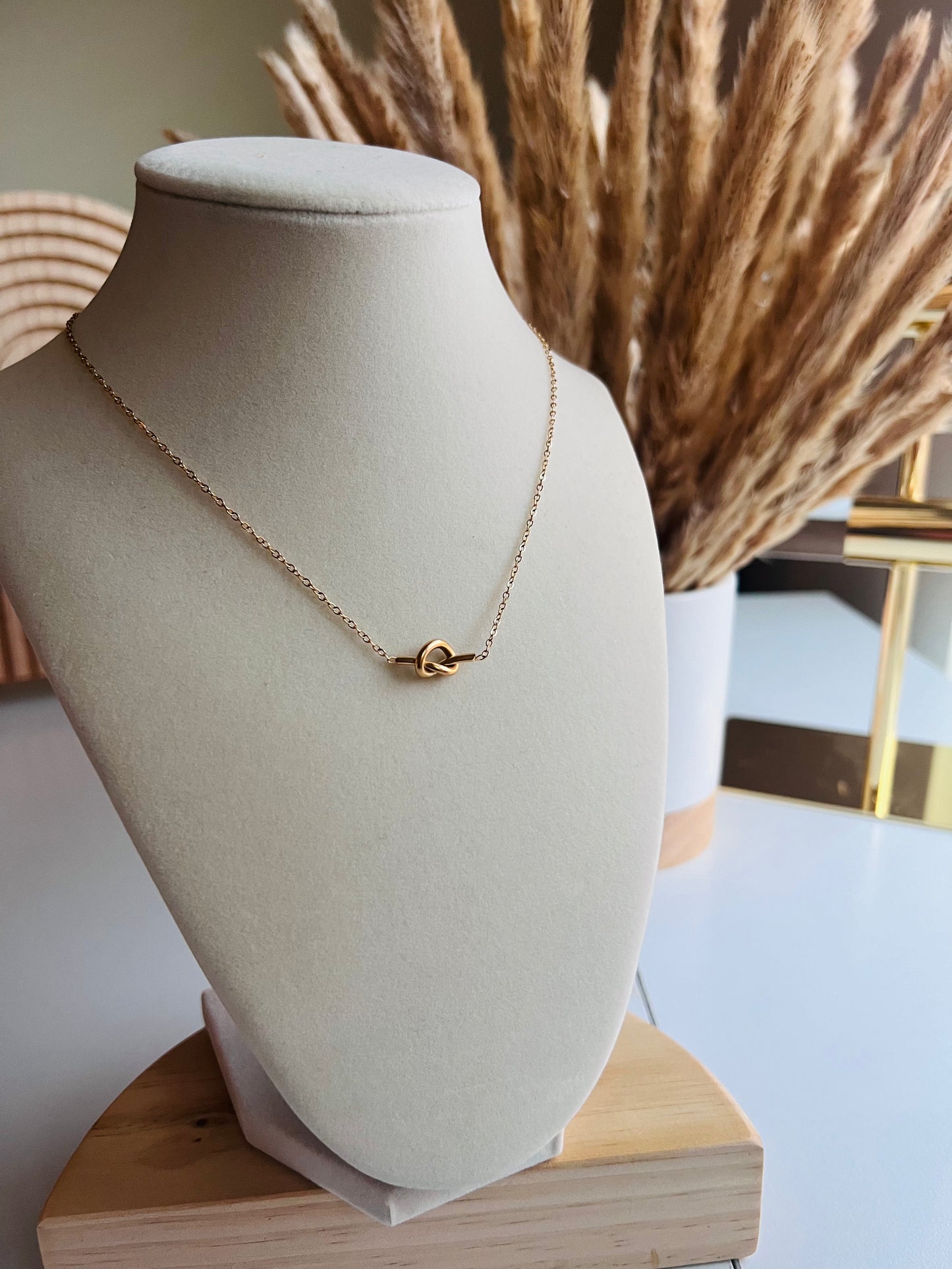 Knot pendant