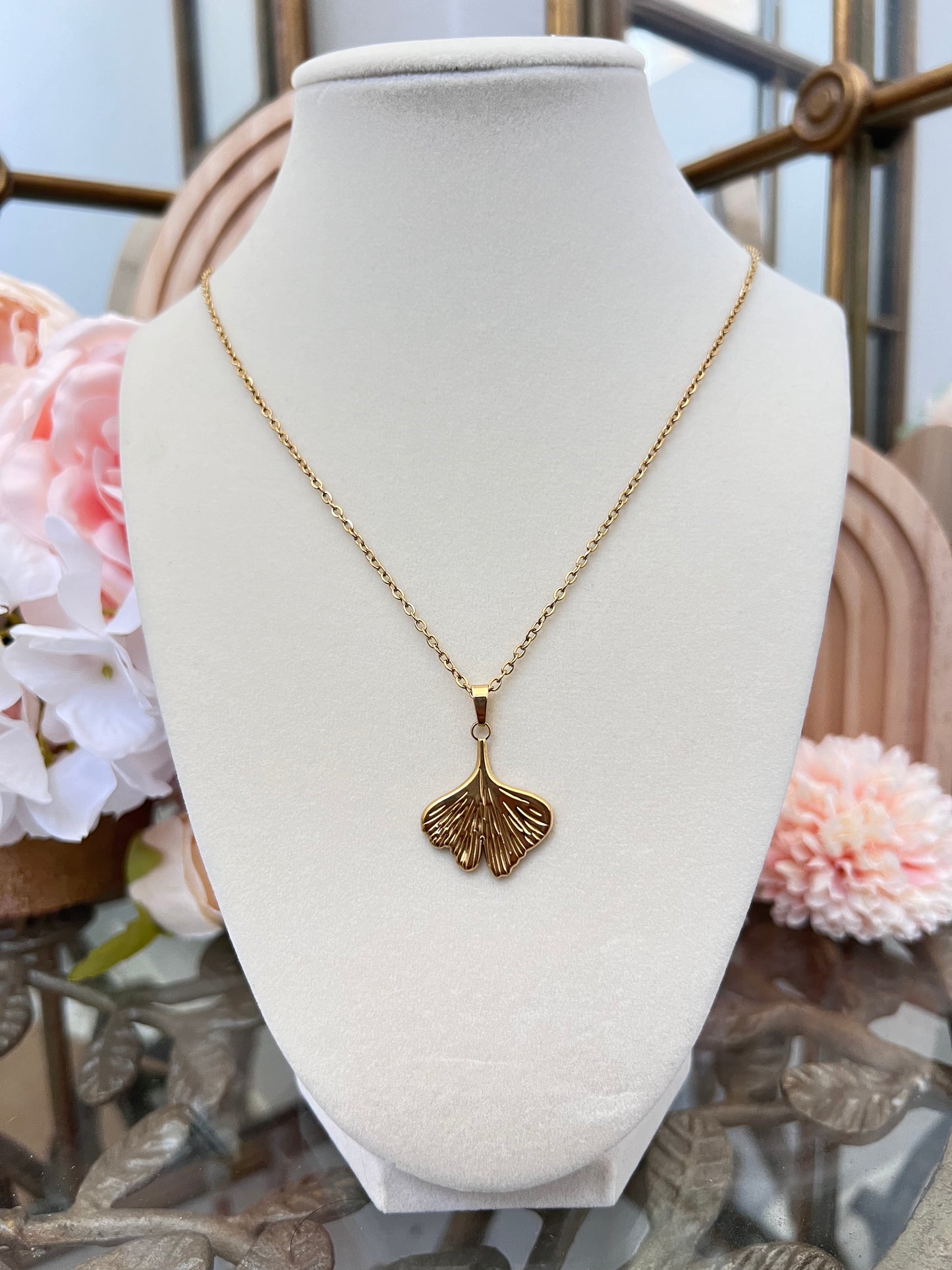 Ginko Leaf Pendant Necklace