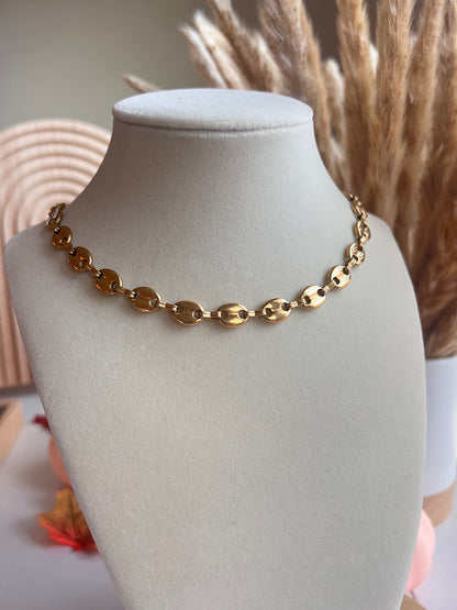 Button necklace