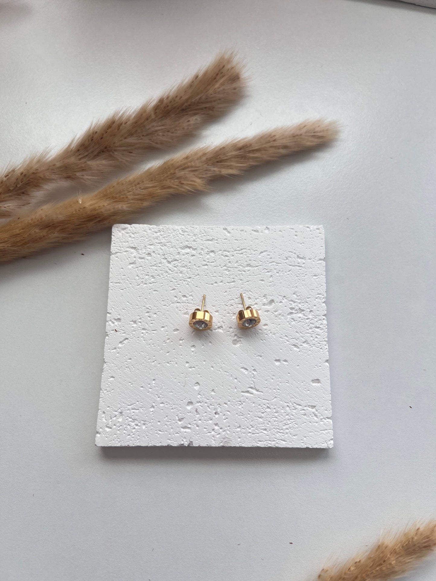 Roman Halo Studs